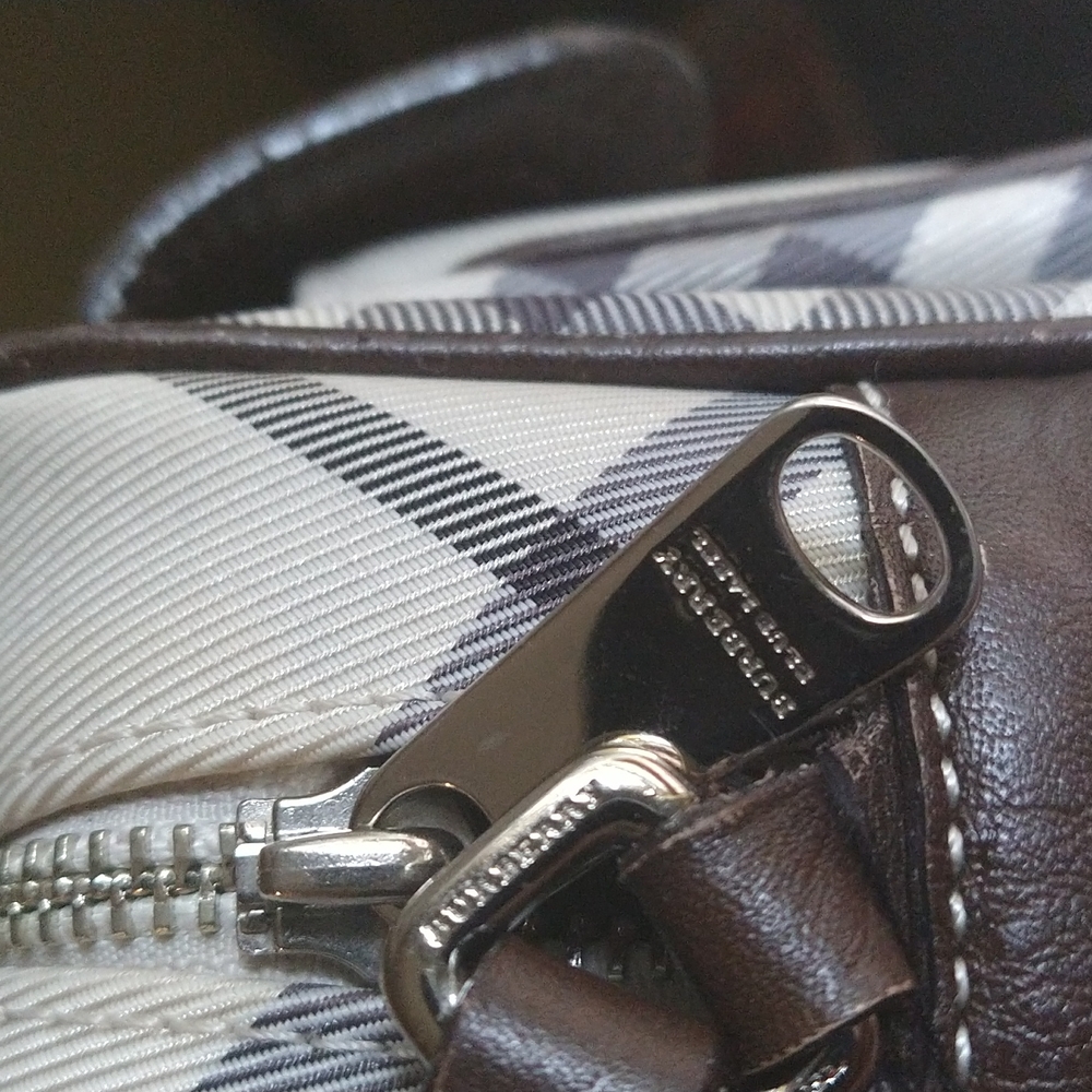 Burberry 1 cross body purse - Picture 4 of 7